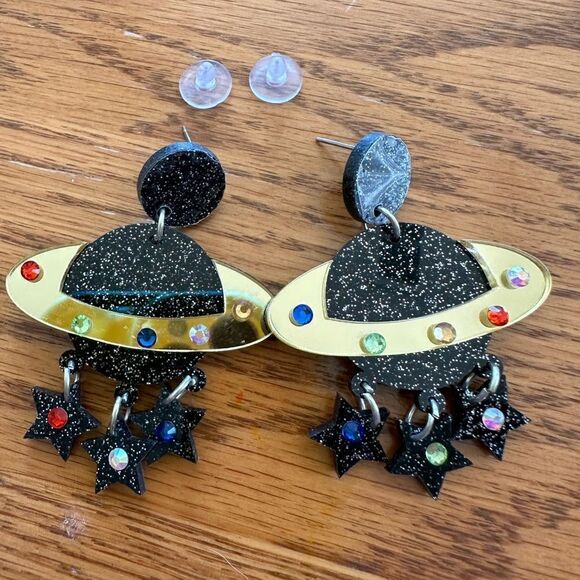 UFO Earrings, Plastic, Chunky Dangle Alien Spaceship Pierced Post - Picture 1 of 3